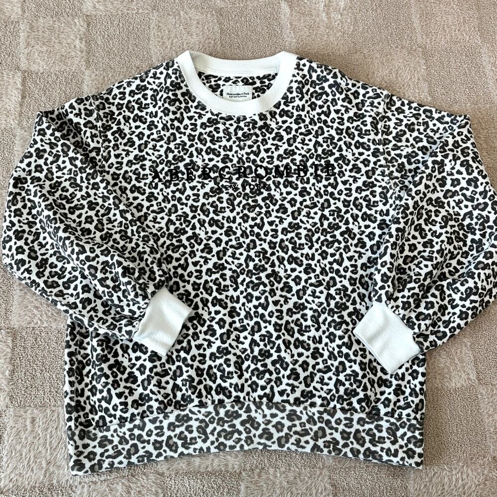 Abercrombie & Fitch Soft Collection White Leopard Crewneck Sweatshirt Size S